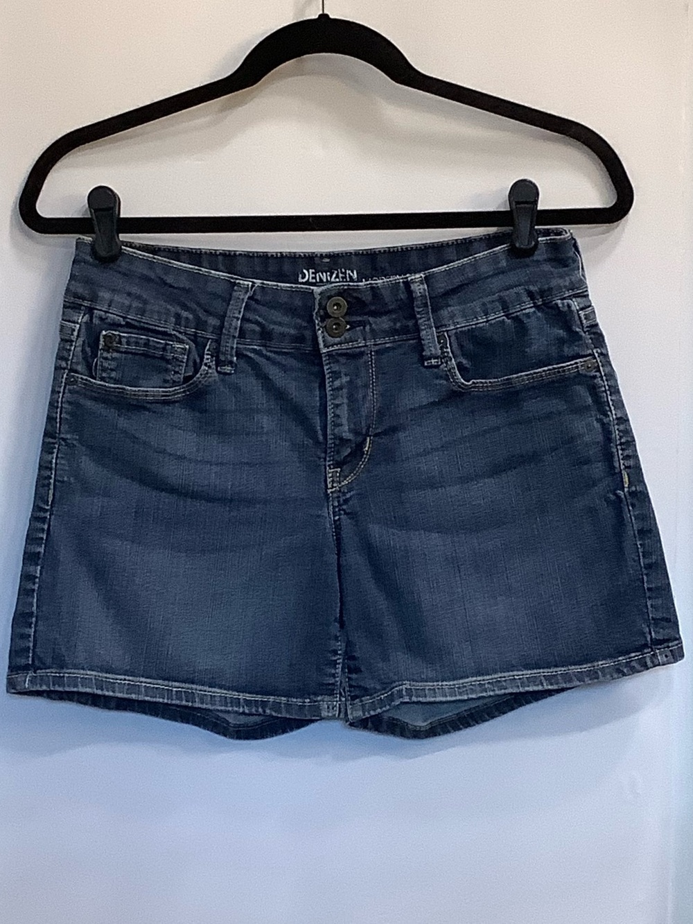 Denizen from Levi's Dark Blue Women's Denim Modern Shorts-Size 4 Casual Summer